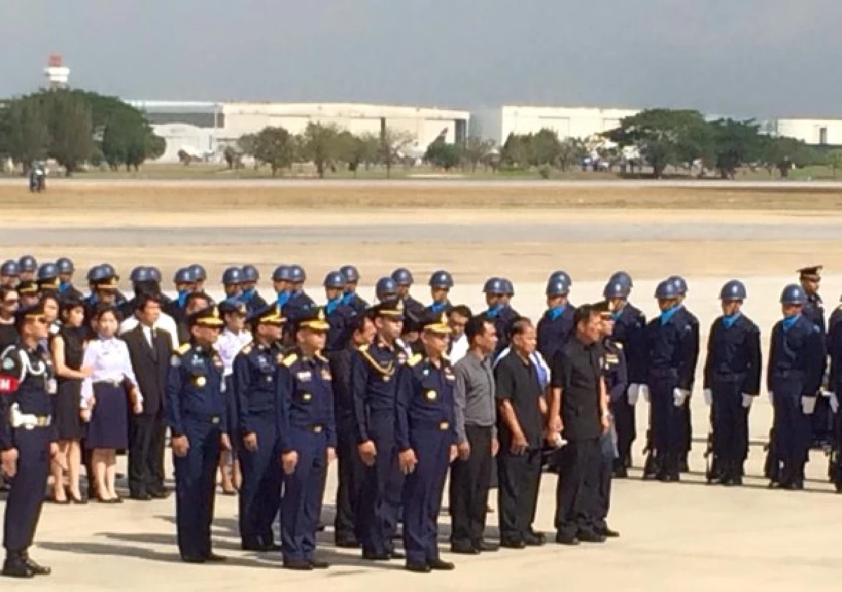 ผบ.ทอ.รับศพ "ผู้กองเอฟ" ยกย่องวีรบุรุษ