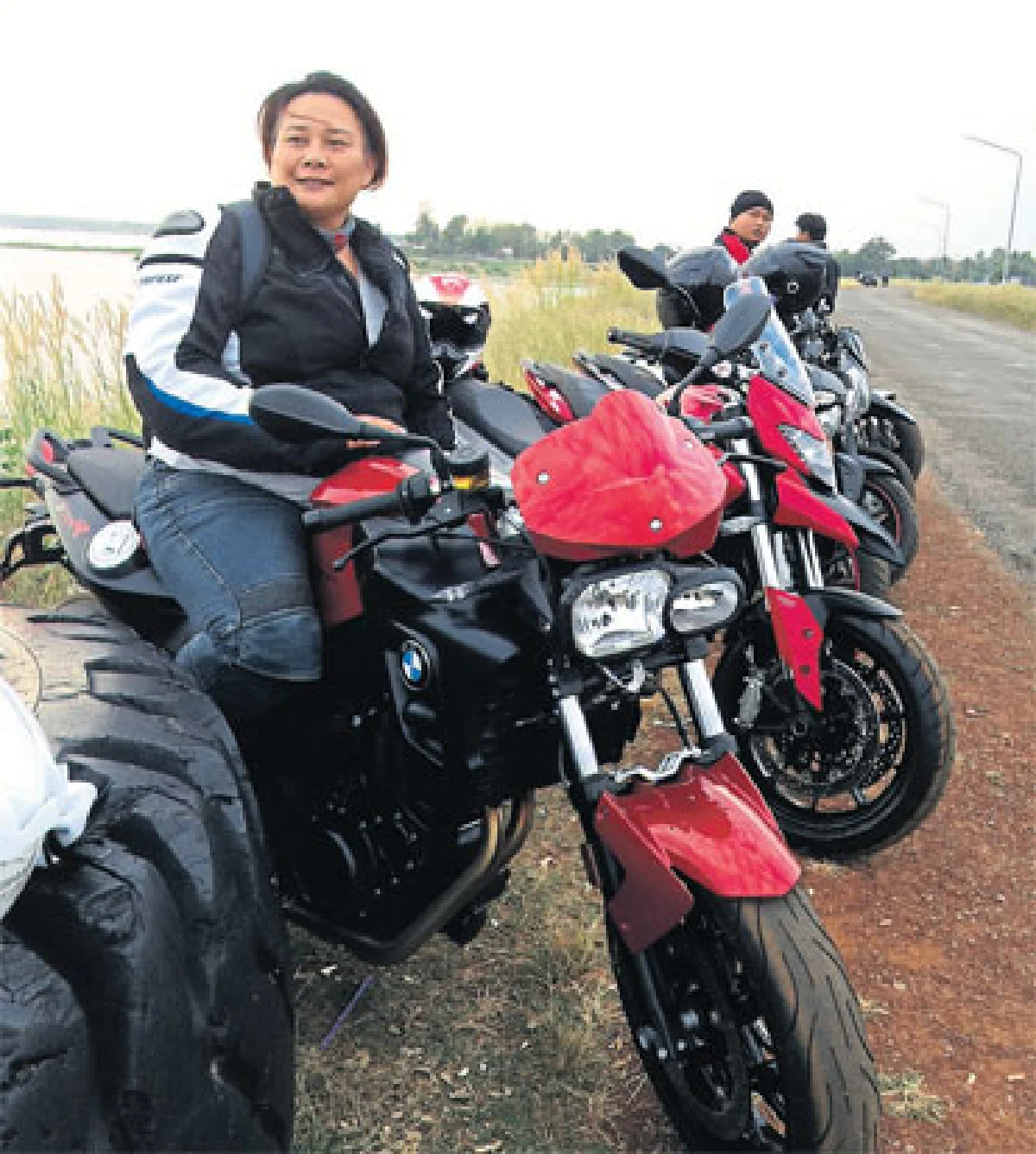 กระโดดร่ม 1,500 จัมพ์ ยุคนธร ลิ้มพานิชย์