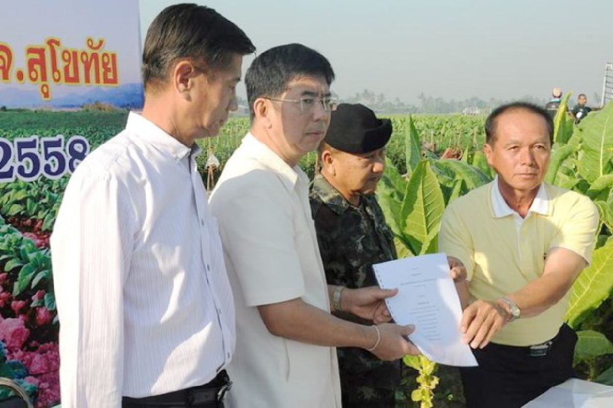 ชาวสุโขทัยจี้ผู้ว่าฯแจงข้อเท็จจริงพ.ร.บ.คุมยาสูบ ชาวสุโขทัยจี้ผู้ว่าฯแจงข้อเท็จจริงพ.ร.บ.คุมยาสูบ