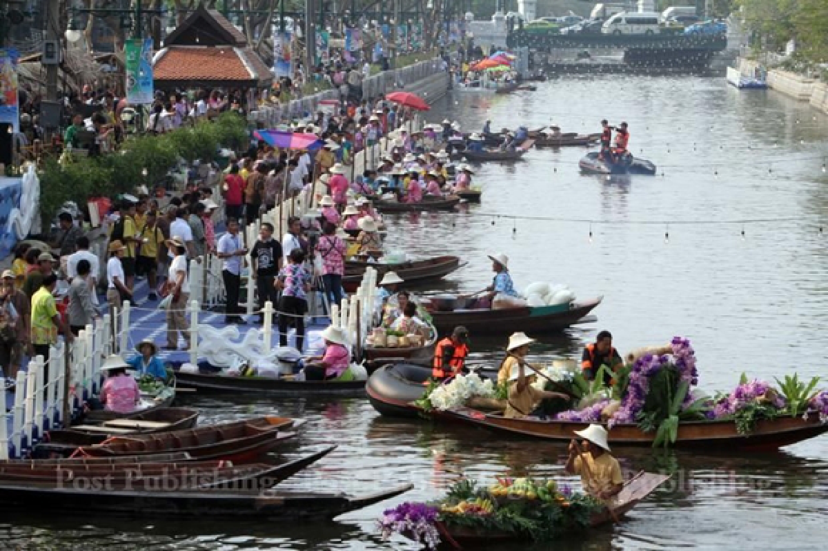 Bangkok's temporary floating market (UPDATED)