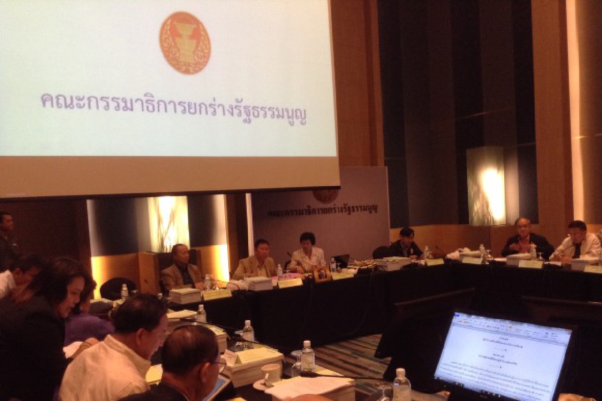 กมธ.ยกร่างฯเห็นชอบรมต.ห้ามหนีตอบกระทู้สดสภา กมธ.ยกร่างฯเห็นชอบรมต.ห้ามหนีตอบกระทู้สดสภา