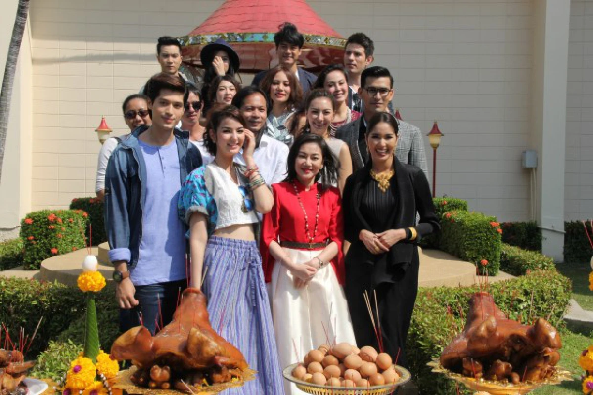 "เบนซ์ พรชิตา"นำทีมบวงสรวงละคร"ทายาทอสูร"