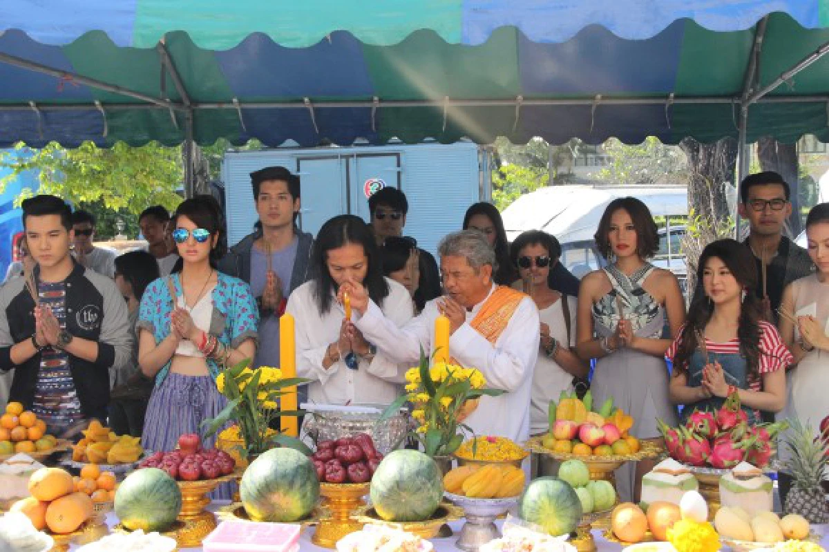 "เบนซ์ พรชิตา"นำทีมบวงสรวงละคร"ทายาทอสูร"