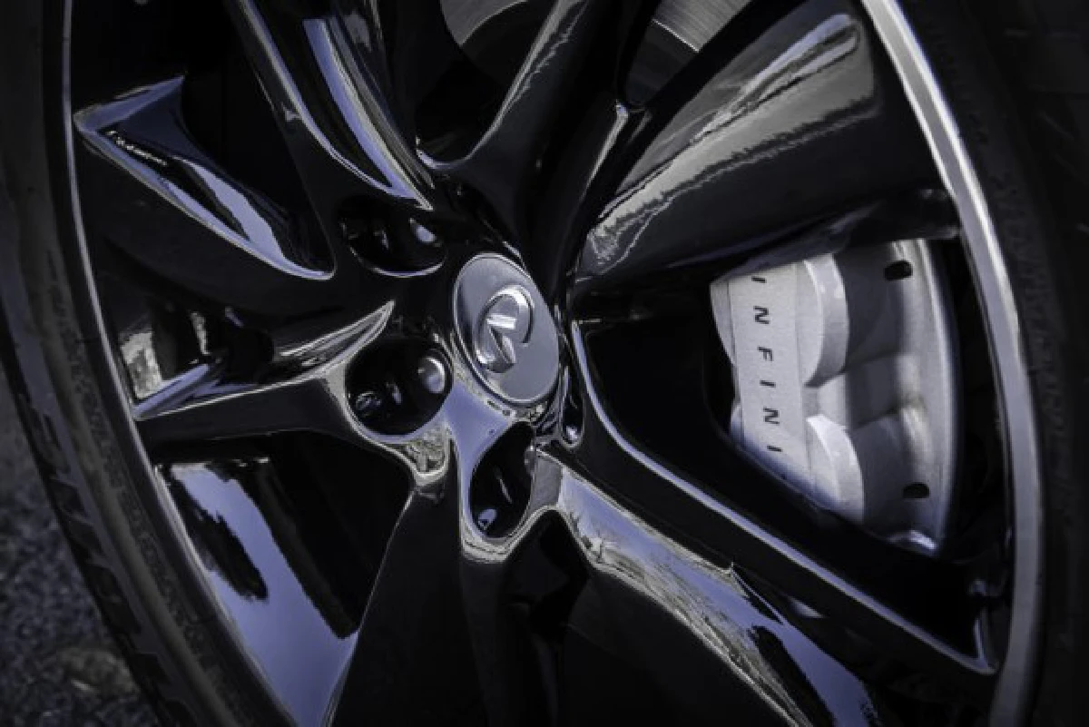 "อินฟินิตี้ เอฟเอ็กซ์ 30ดี" สัมผัสแตกต่างในราคาที่เร้าใจ