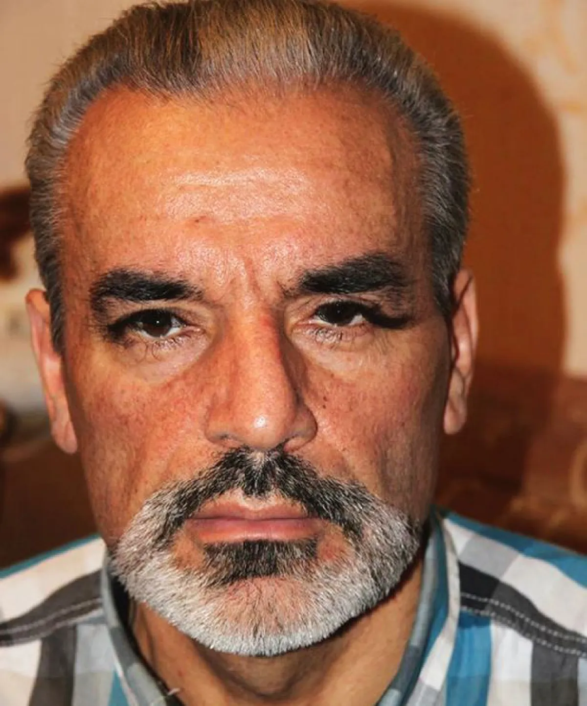 ชายยูเครนจ่อลง'กินเนสบุ๊ค' ขนตายาวที่สุดในโลก