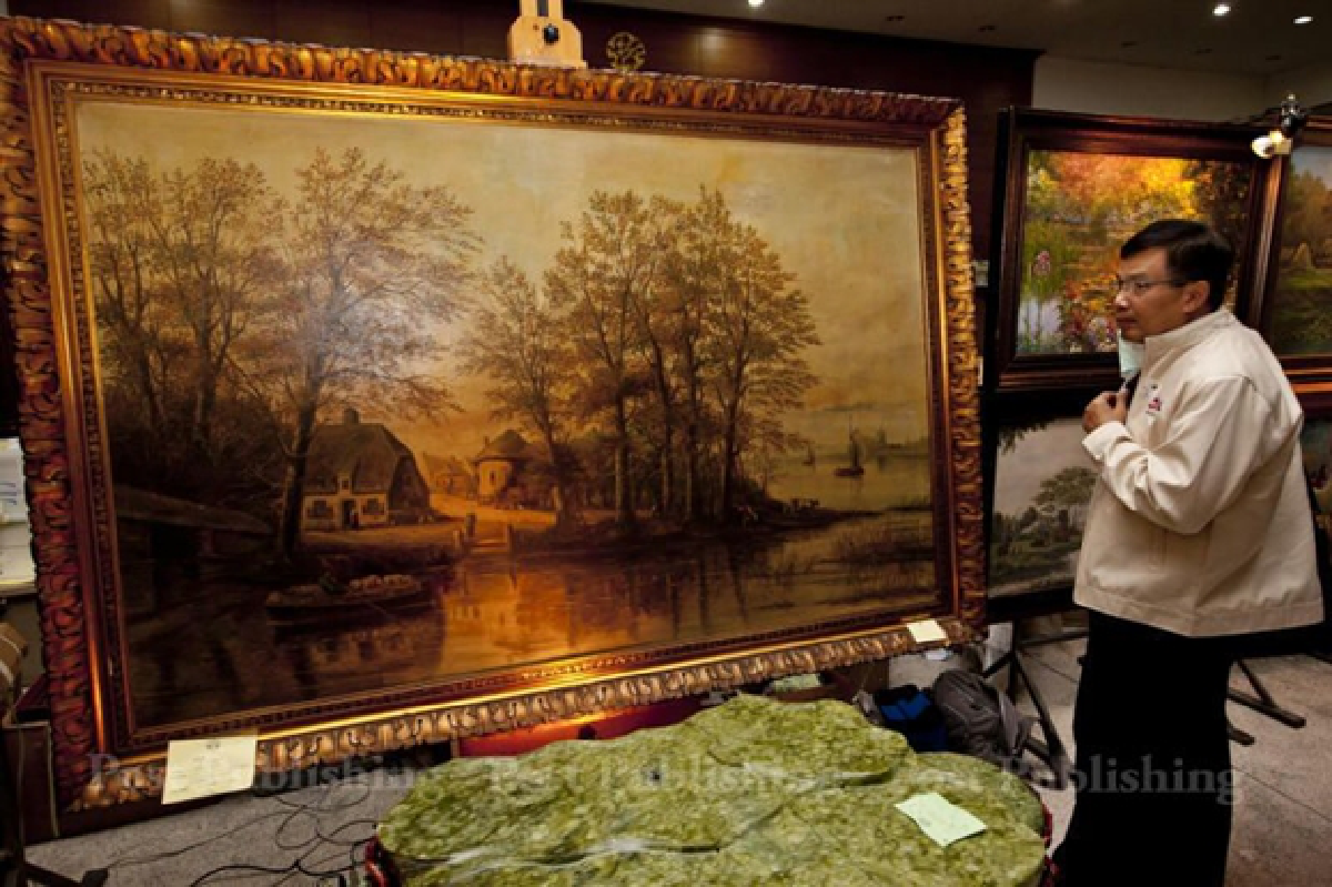 Buyers get first look at Pongpat's assets