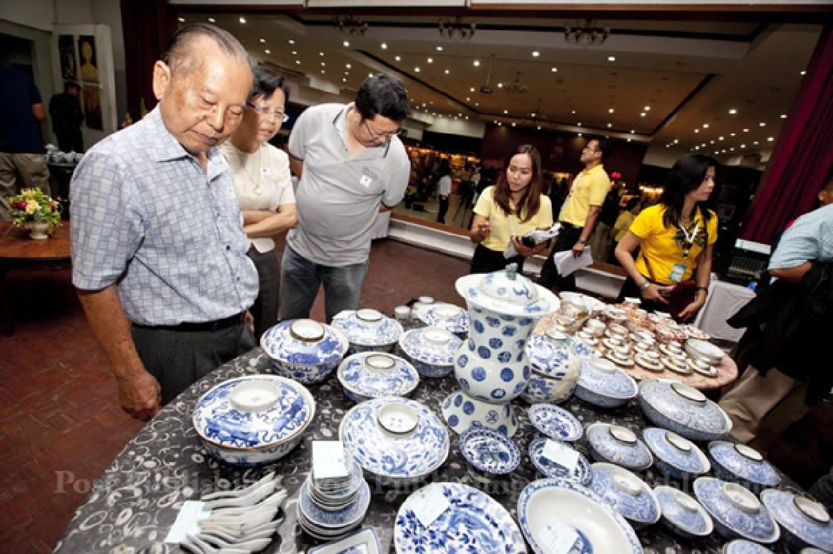 Buyers get first look at Pongpat's assets
