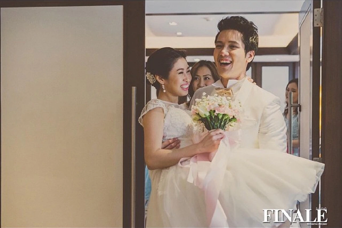 ชื่นมื่น!"กลม นพพล"หมั้นแฟนสาวดีกรีคุณหมอ