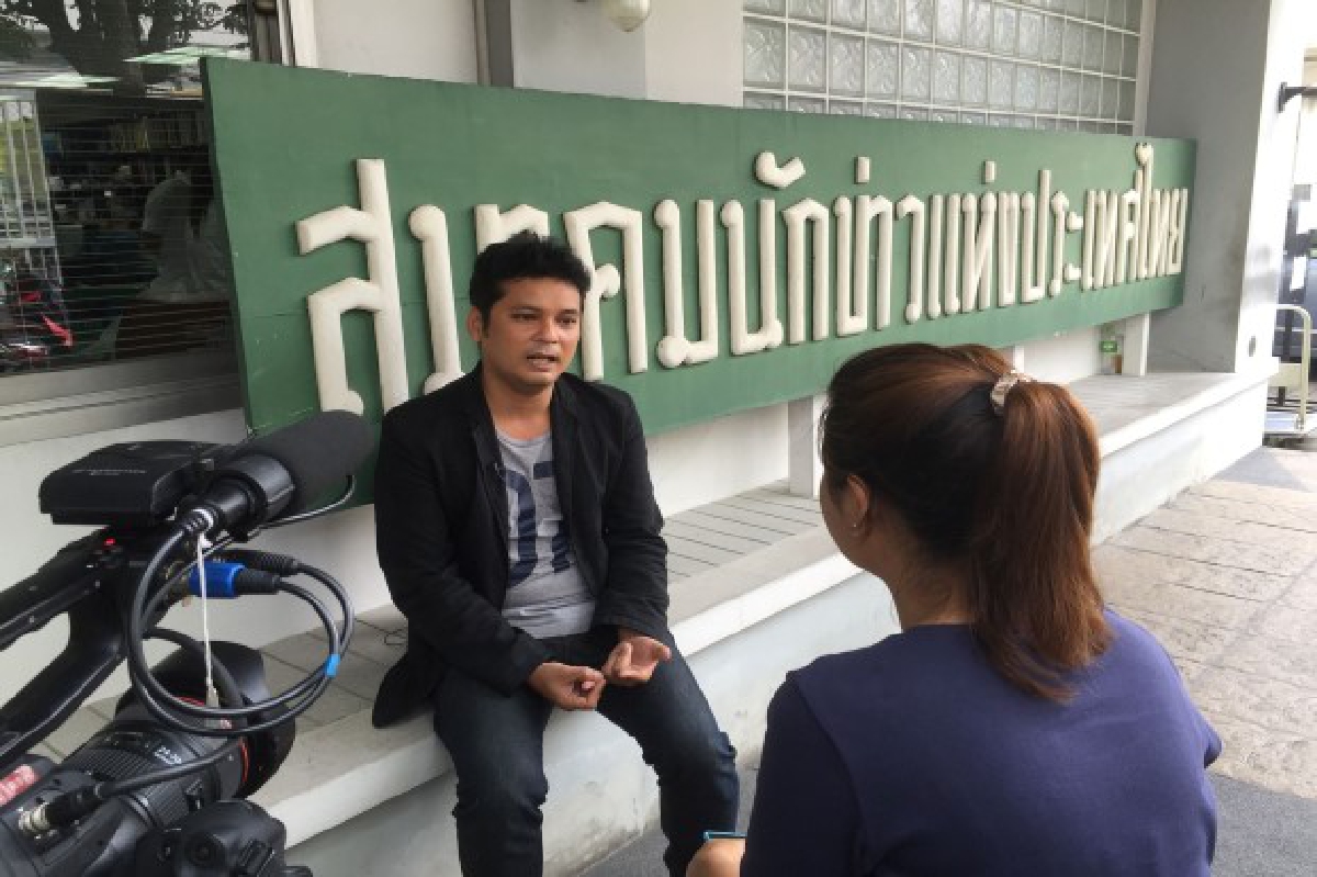 ส.นักข่าวติงบิ๊กตู่อย่าต่อปากสื่อชี้ไม่เหมาะ ส.นักข่าวติงบิ๊กตู่อย่าต่อปากสื่อชี้ไม่เหมาะ
