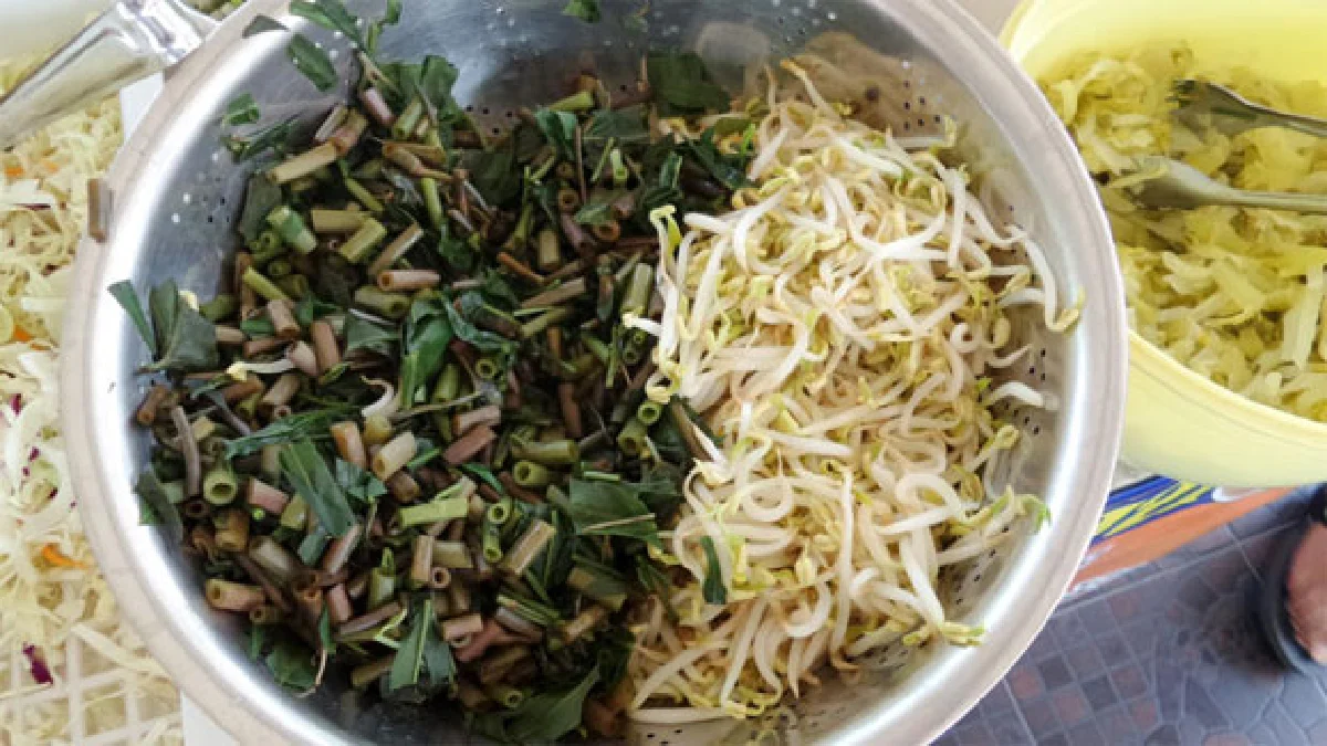 ข้าวปุ้นน้ำยา7รส อาหารเลิศรสเมืองดอกลำดวน