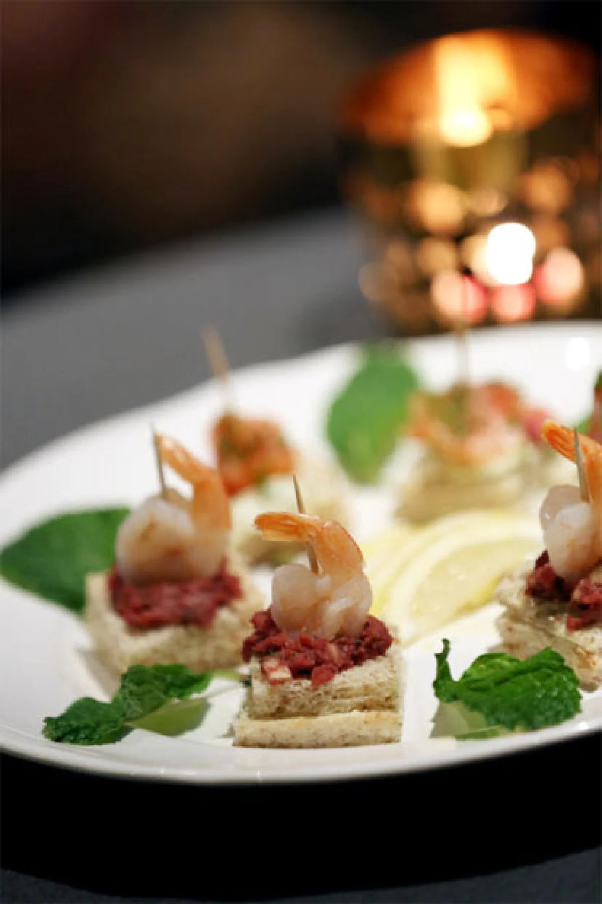 บีไฮด์ เดอะ ซีน บาร์ ดื่มด่ำกับบรรยากาศโรงละคร