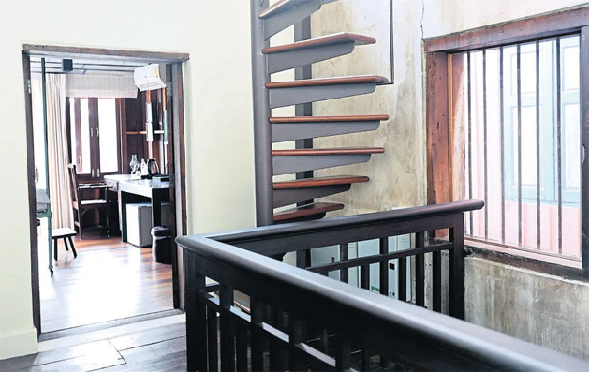 สายน้ำไหลย้อนกลับ บ้านหลวงราชไมตรี