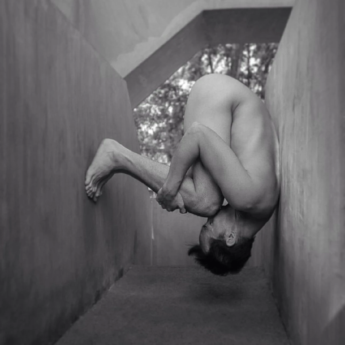 ตะลึง!"อนัน อันวา"เปลือยหมดโชว์ท่ายาก