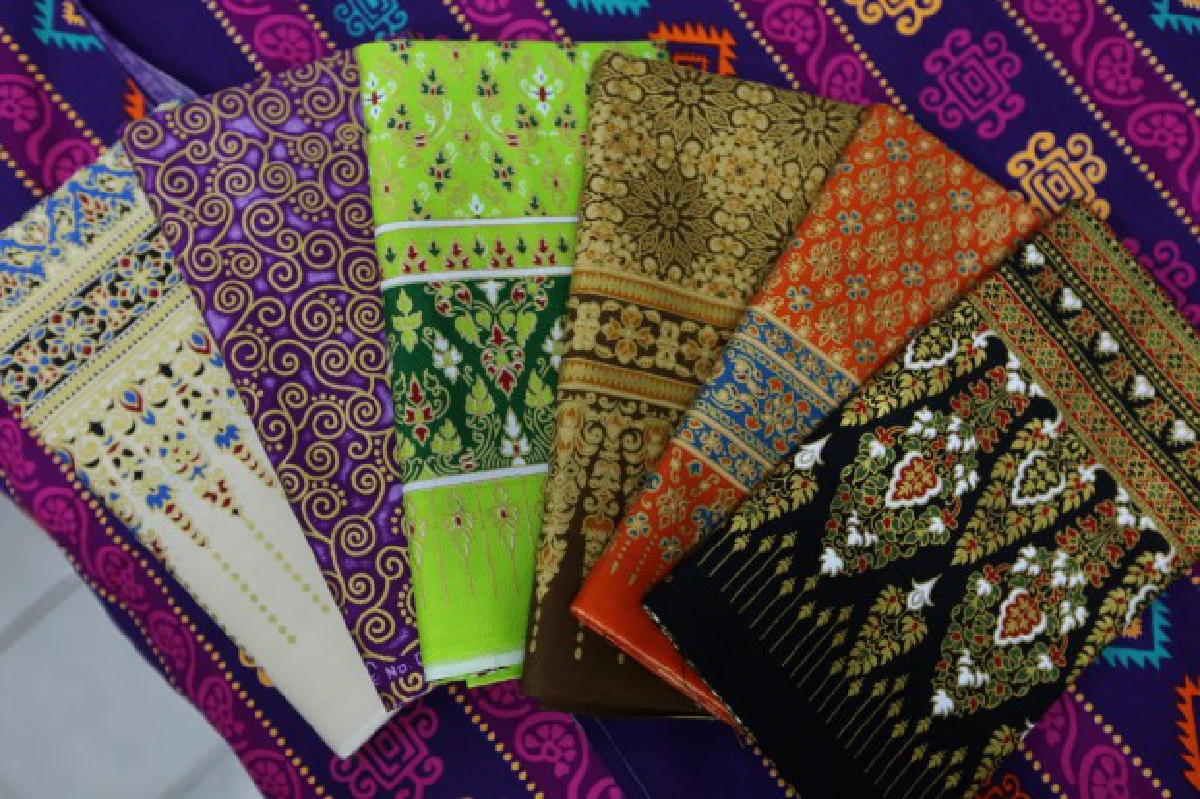 บุกสำเพ็งเยือน "เอมจิตต์" สุดยอดผ้าไทย