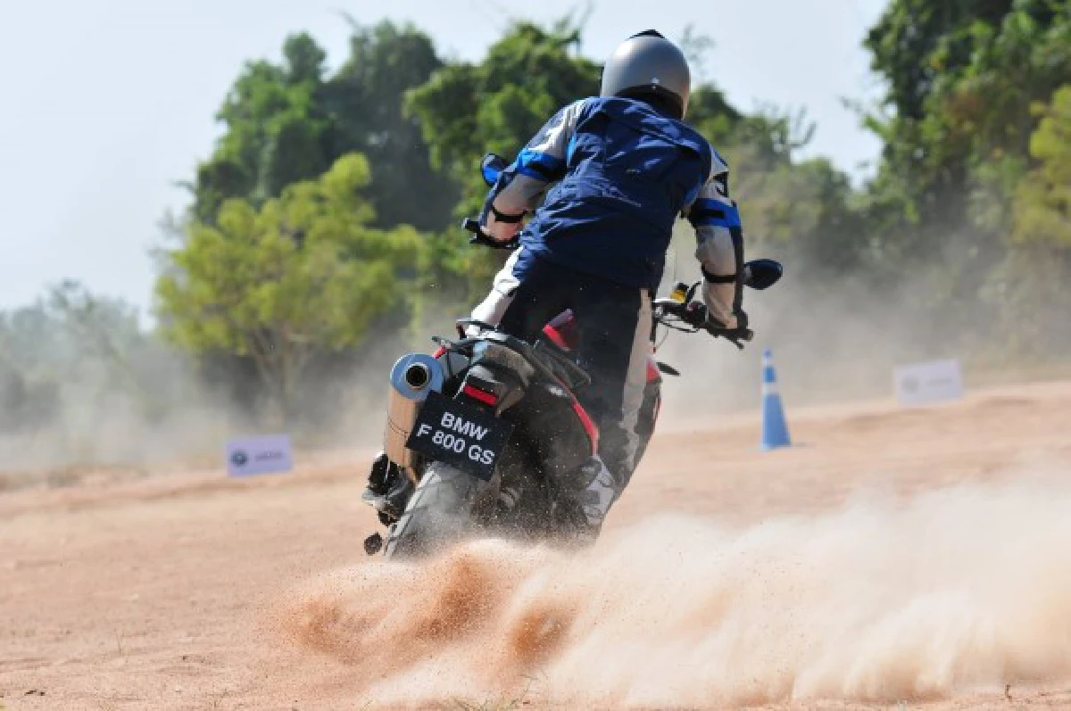บีเอ็มดับเบิลยู F 800 GS ทัวร์ริ่งเอ็นดูโร่เพื่อความมันส์