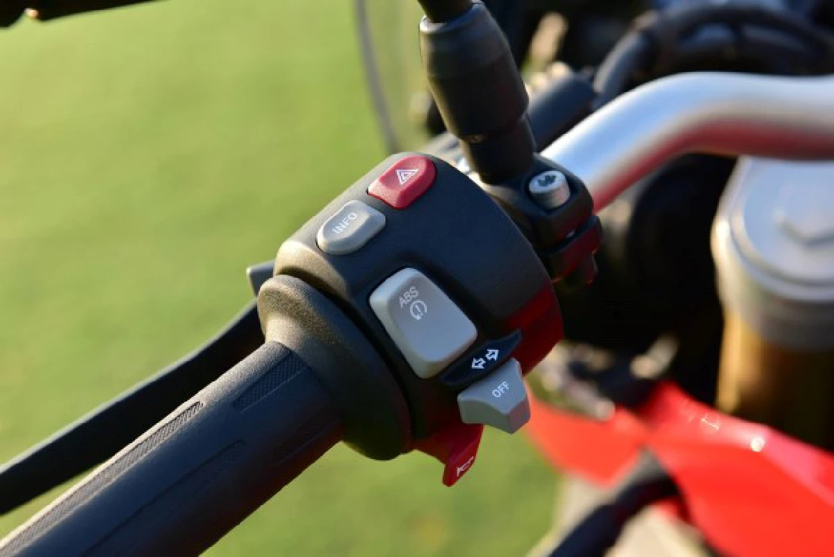 บีเอ็มดับเบิลยู F 800 GS ทัวร์ริ่งเอ็นดูโร่เพื่อความมันส์