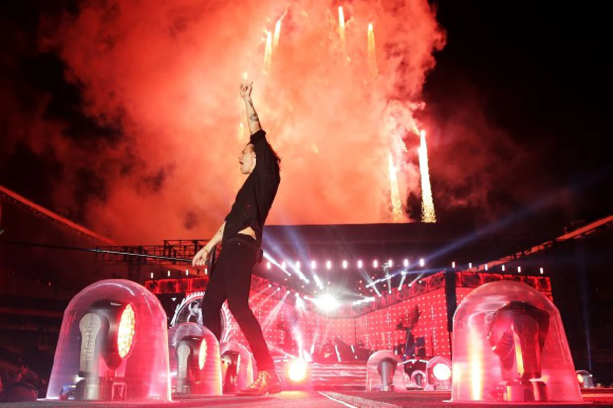 14นี้มันส์แน่!"One Direction"ส่งคลิปทักทายแฟนๆชาวไทย
