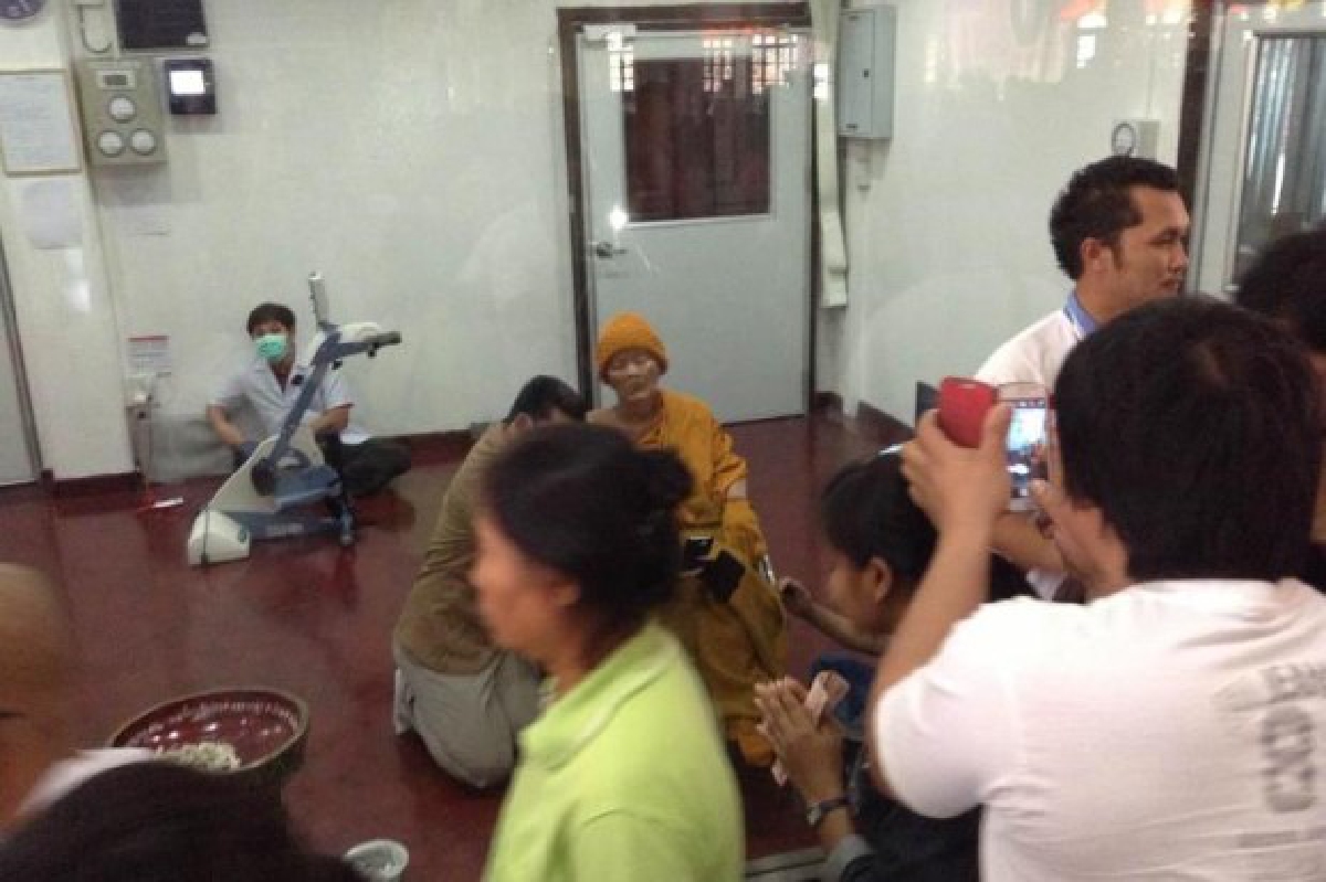 หมอยันหลวงพ่อคูณยังแข็งแรงดี หมอยันหลวงพ่อคูณยังแข็งแรงดี