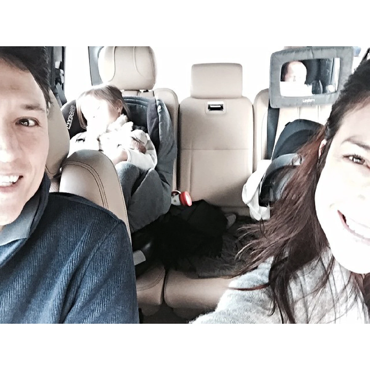 น่ารักน่าหยิก!แม่พอลล่า กับพี่ไลลา และน้องลูก้า