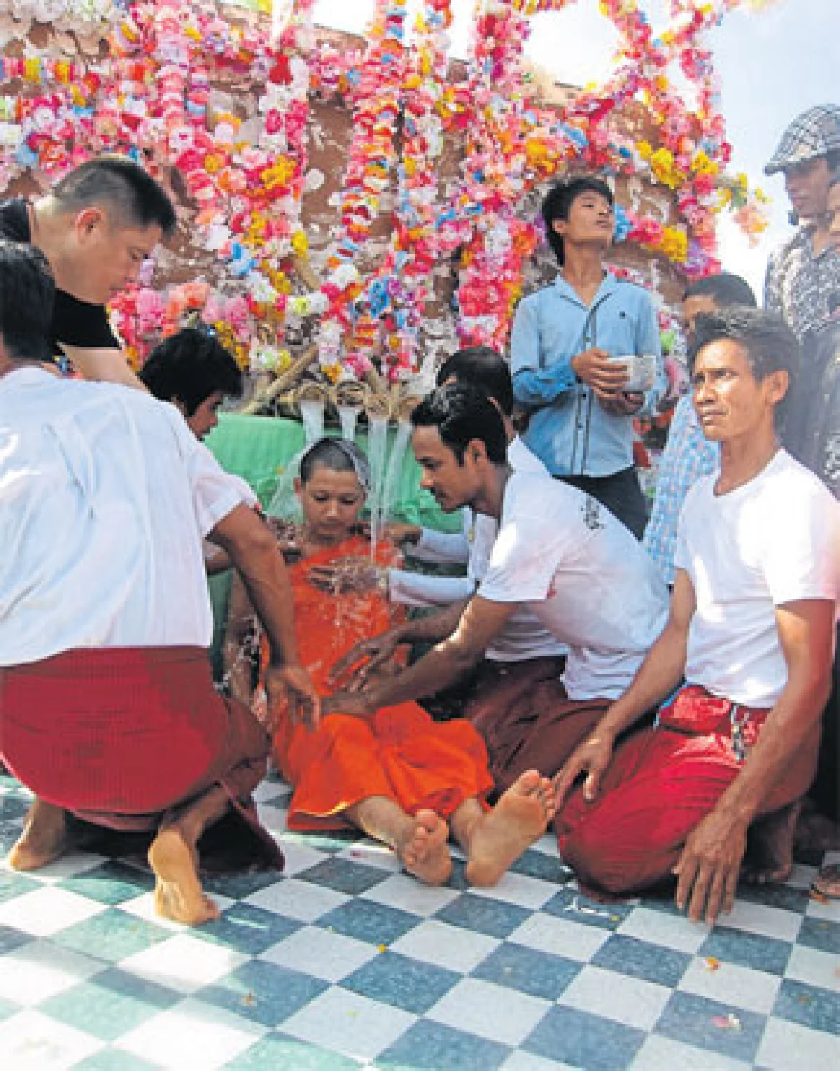 จัดระเบียบสังขละบุรี รับเทศกาล ‘สงกรานต์มอญ’