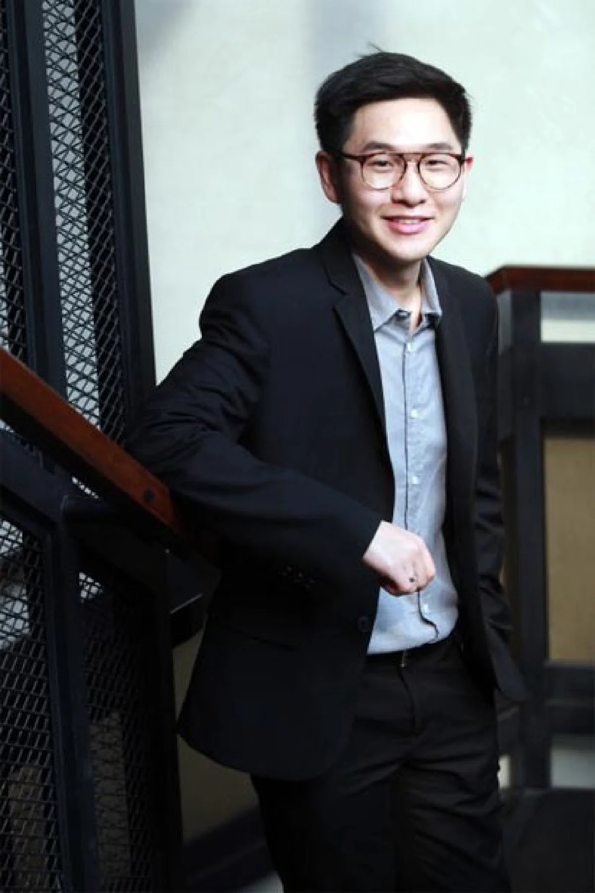 ต้องมนต์หนุ่มหน้าใส สรวิช สนธิจิรวงศ์