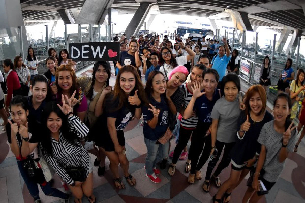 บุรีรัมย์ ถึงไทยแฟนรับตรึม