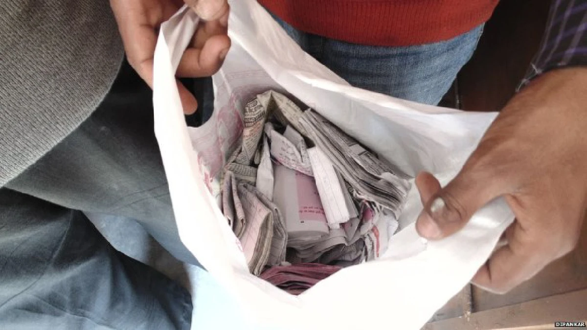 พ่อแม่อินเดียปีนตึกรร.ส่งโพยข้อสอบให้ลูกโจ่งครึ่ม (มีคลิป)