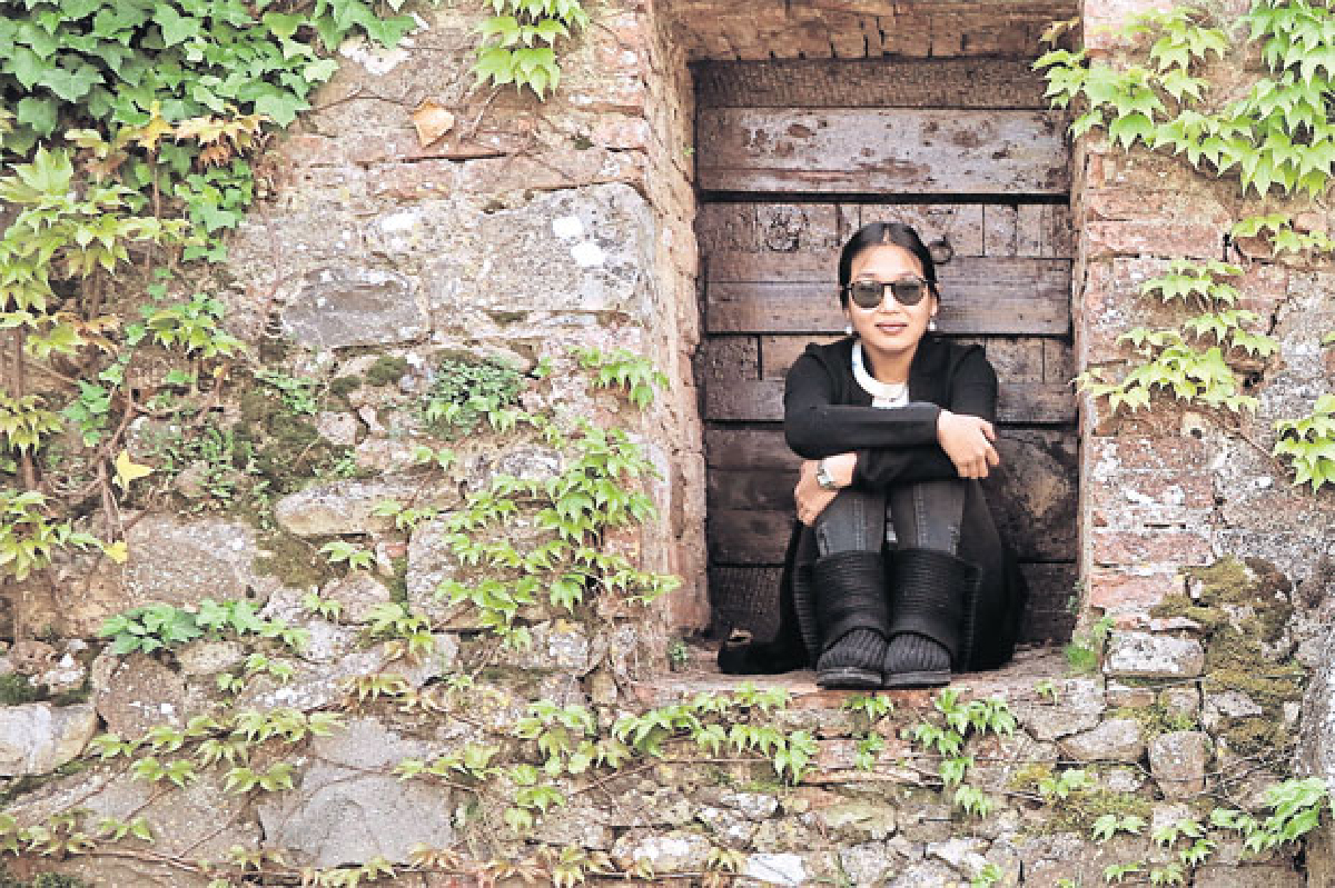 โลกศิลป์สร้าง ประธานพร พรประภา โลกศิลป์สร้าง ประธานพร พรประภา