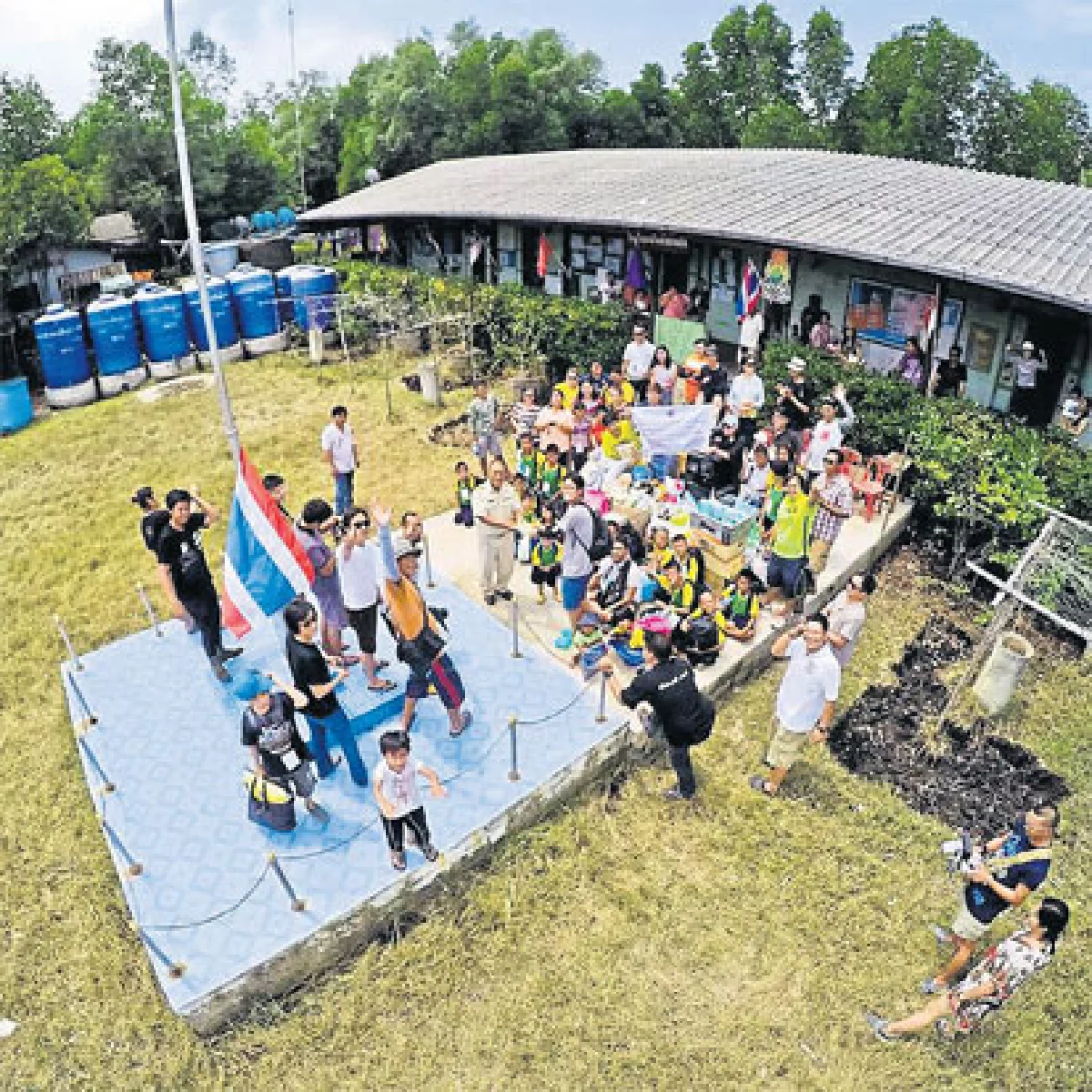 กลุ่มช่างภาพสื่อมวลชนและเพื่อน