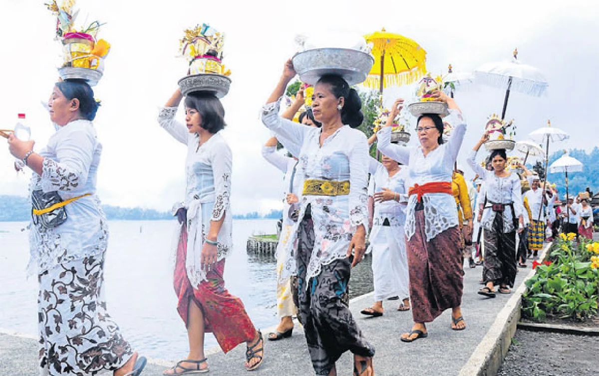 เยือนถิ่นอิเหนา เพื่อนบ้านเรา แต่เก่าก่อน