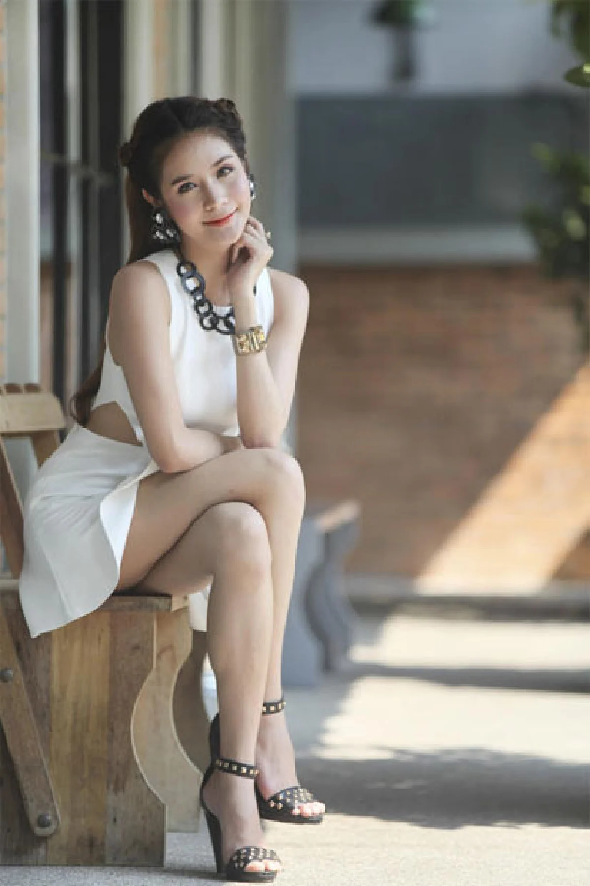 รชยา นพการุณ ผีเสื้อที่พร้อมสยายปีก