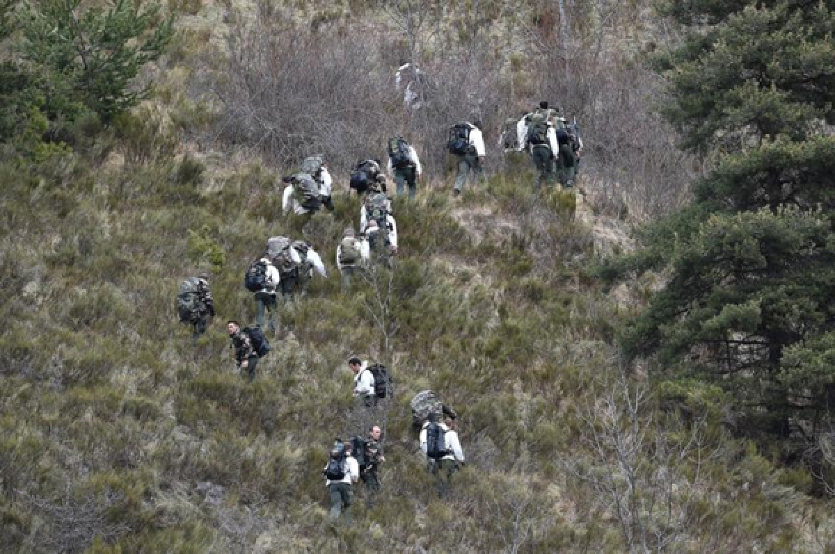 Plane crash: Focus on the co-pilot (Updated Saturday)