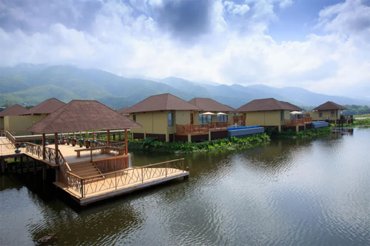 วิเวก เอกเขนก โนโวเทลอินเล เลค เมียดมิน