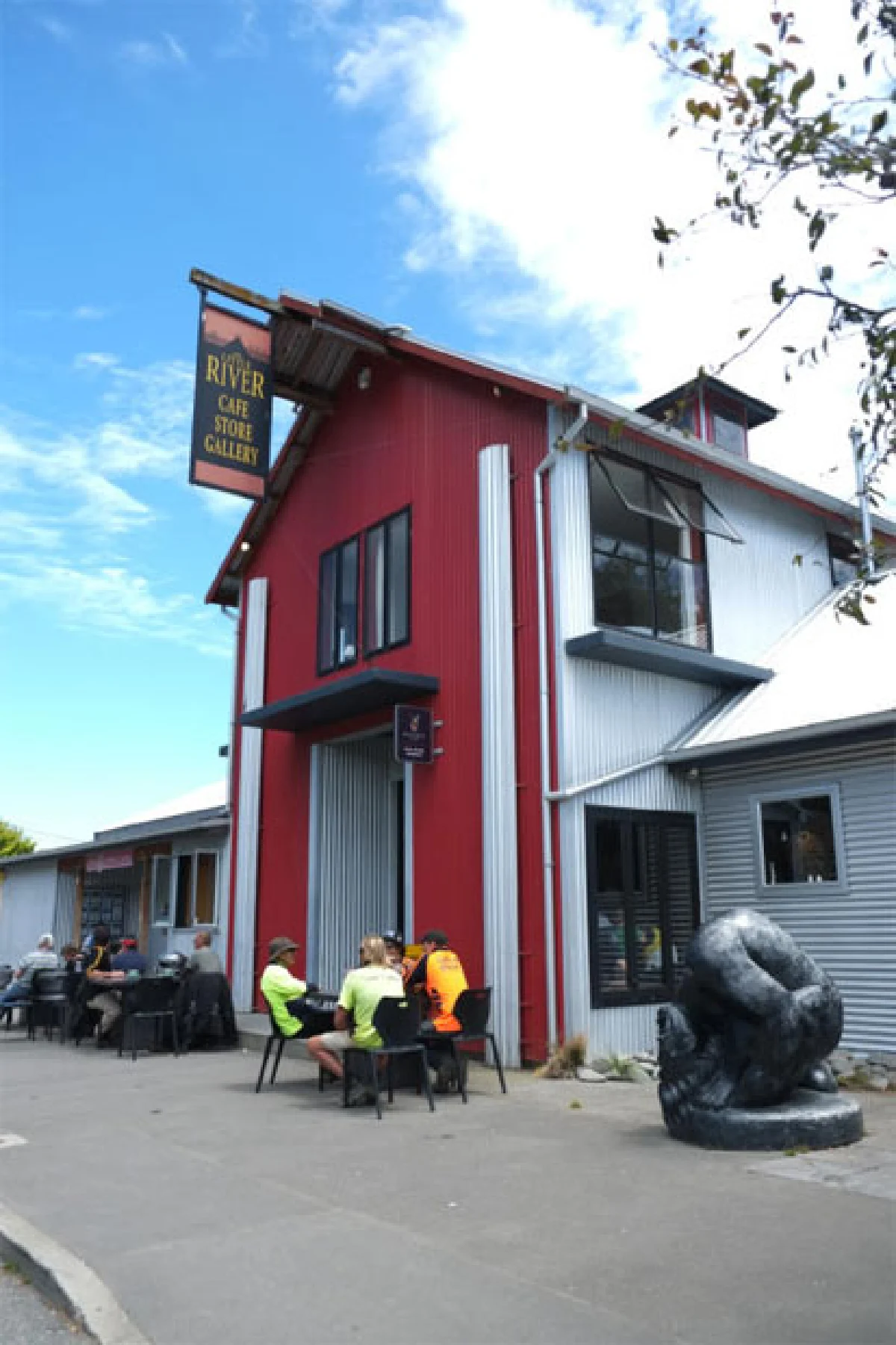 จังหวะอิ่มตัว แต่เธอยังบรรเลง พลอย มัลลิกะมาส