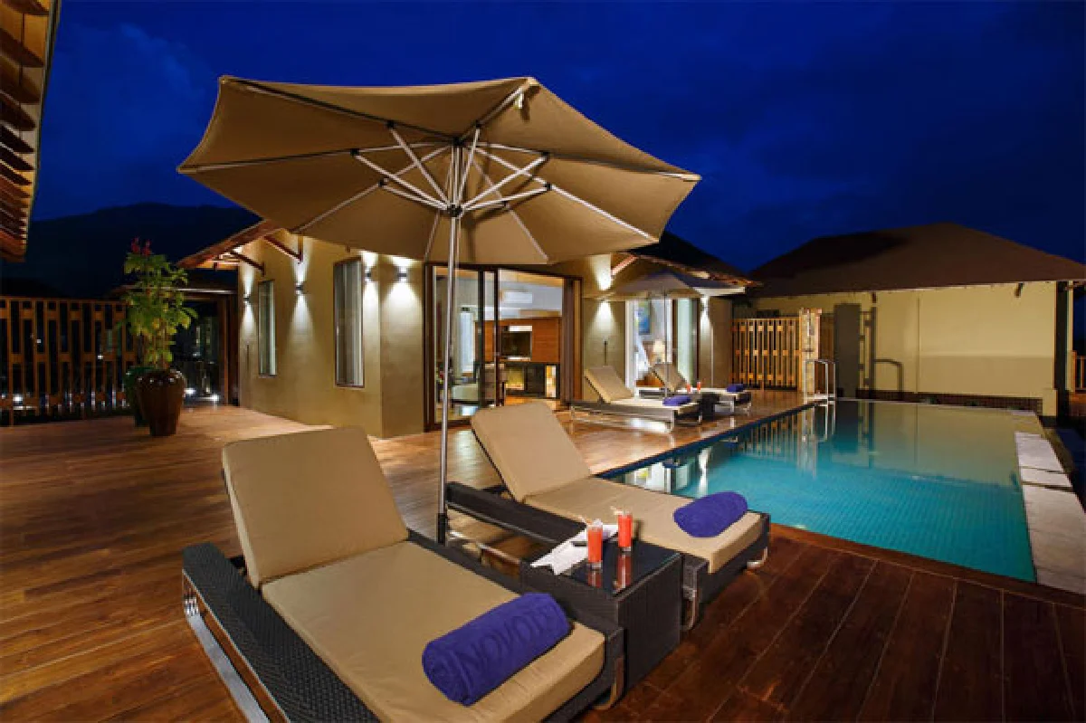 วิเวก เอกเขนก โนโวเทลอินเล เลค เมียดมิน