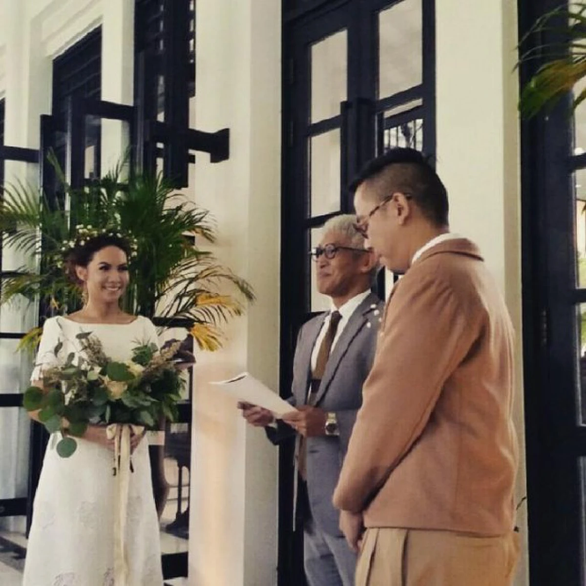 "เต๋า สโรชา" เข้าพิธีวิวาห์กับแฟนหนุ่มเเบบเรียบง่าย