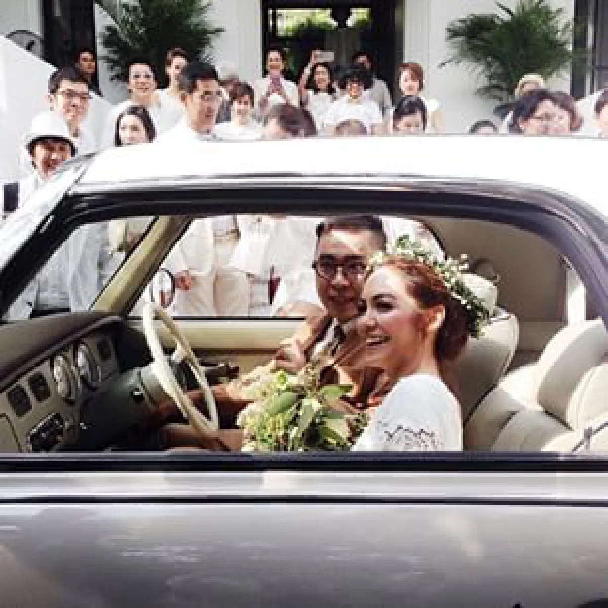 "เต๋า สโรชา" เข้าพิธีวิวาห์กับแฟนหนุ่มเเบบเรียบง่าย