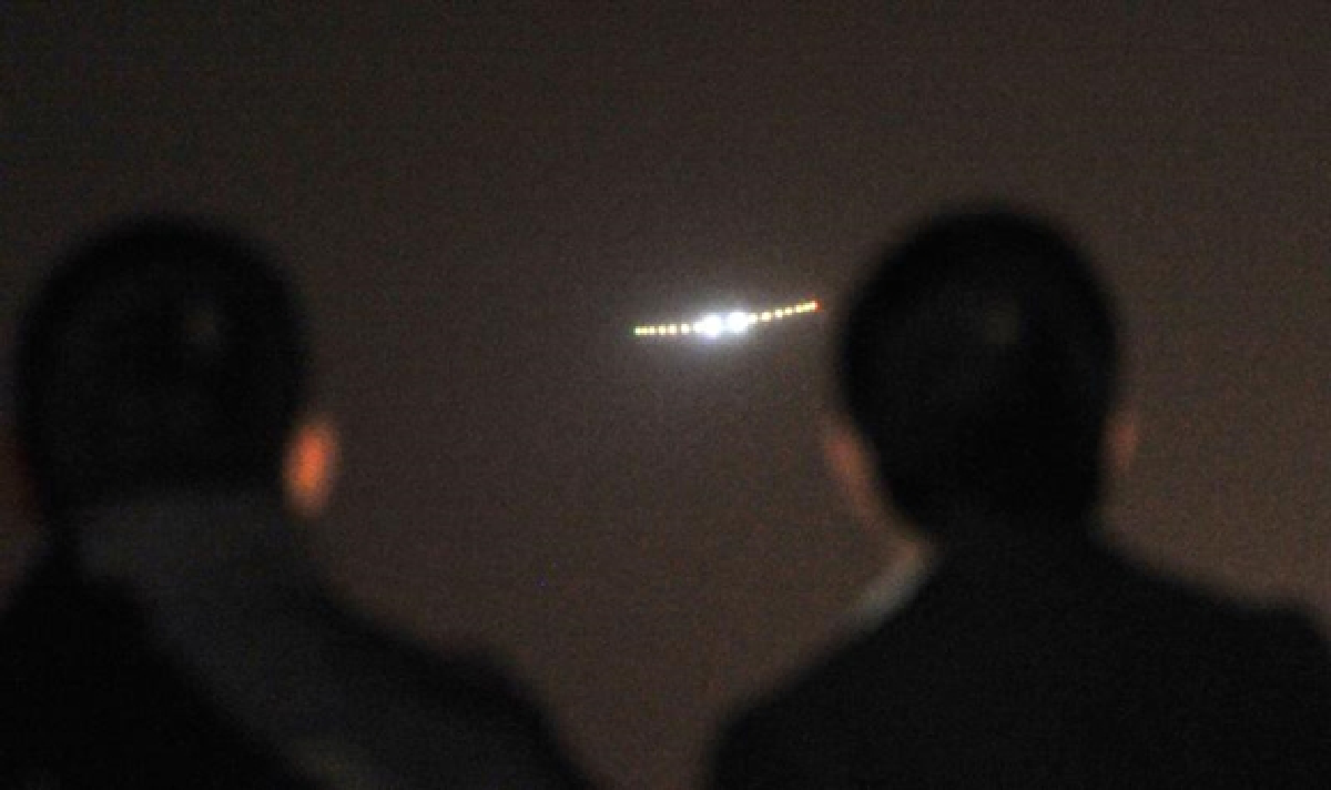 Solar-powered plane lands in China (Updated)