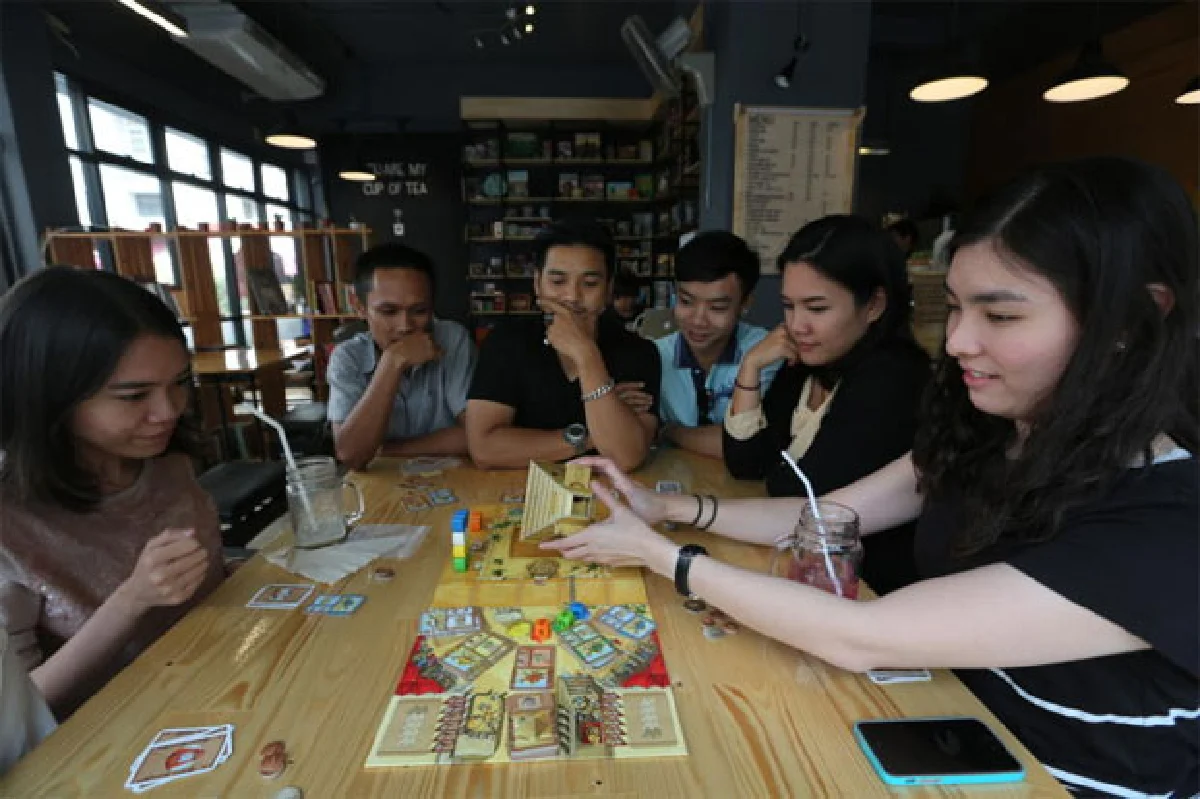 บ็อกซ์ แอนด์ บรูว์ คาเฟ่ มากกว่าบอร์ดเกมคือเพื่อนใหม่