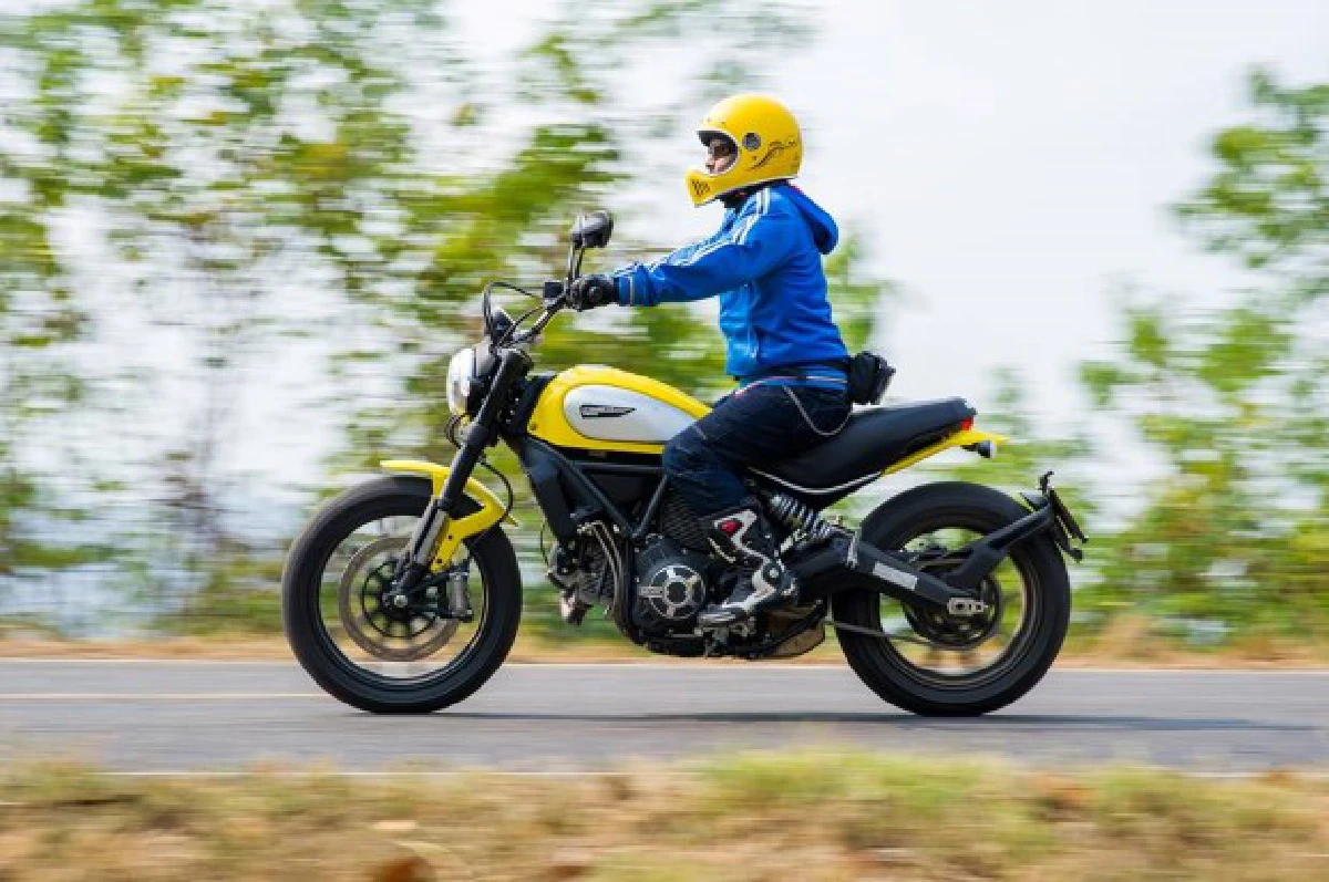 I’M NOT VINTAGE BIKE, I’M CONTEMPORARY!DUCATI SCRAMBLER ICON