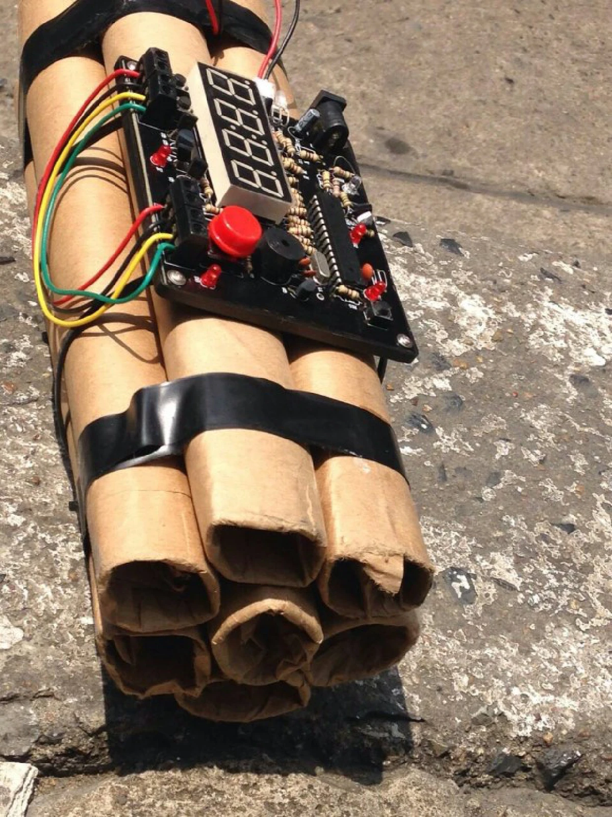 พบวัตถุต้องสงสัยปากซ.พัฒนาการ65ตรวจสอบเป็นบึ้มปลอม