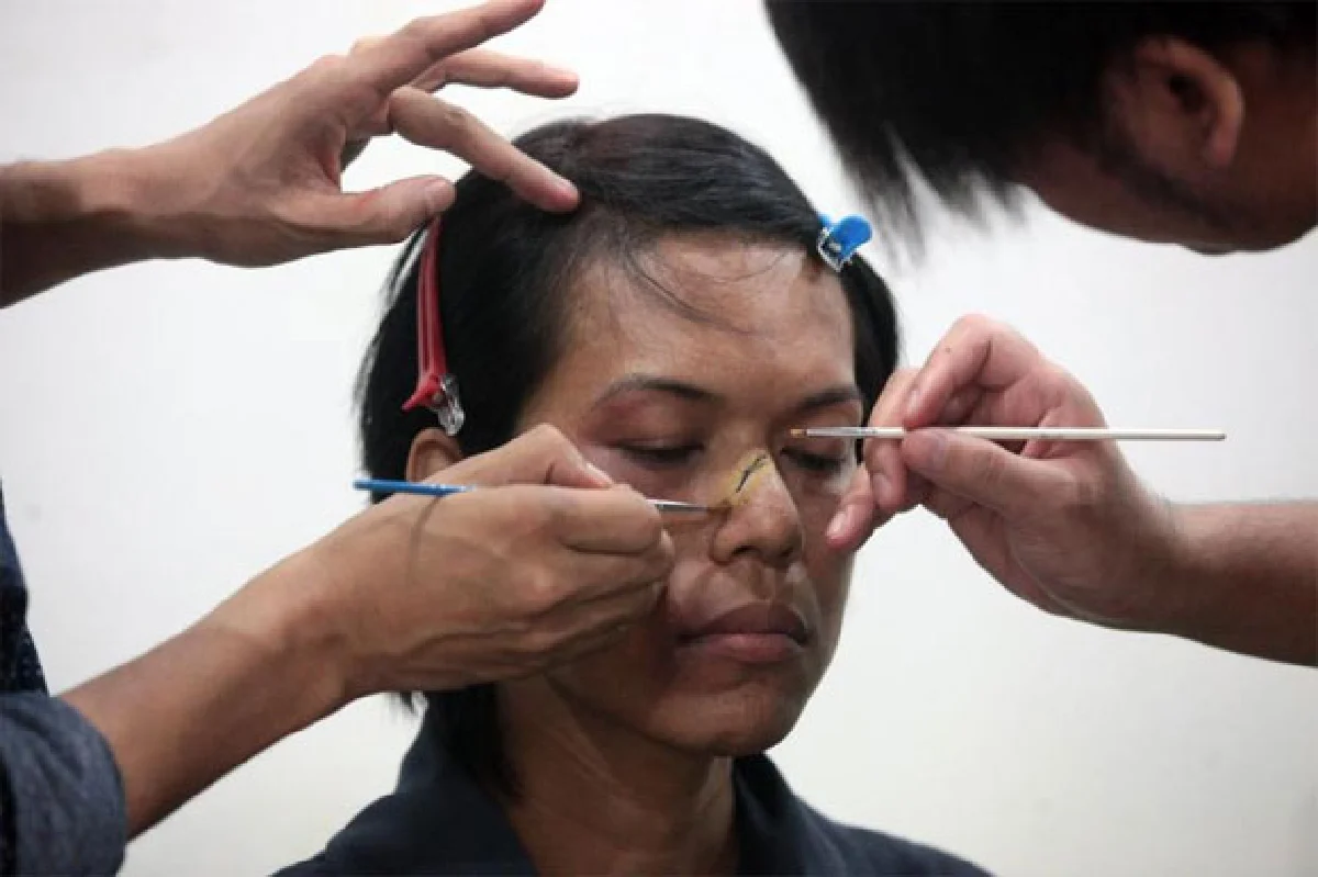 4  สเต็ปเรียนแต่งหน้า แบบมืออาชีพ