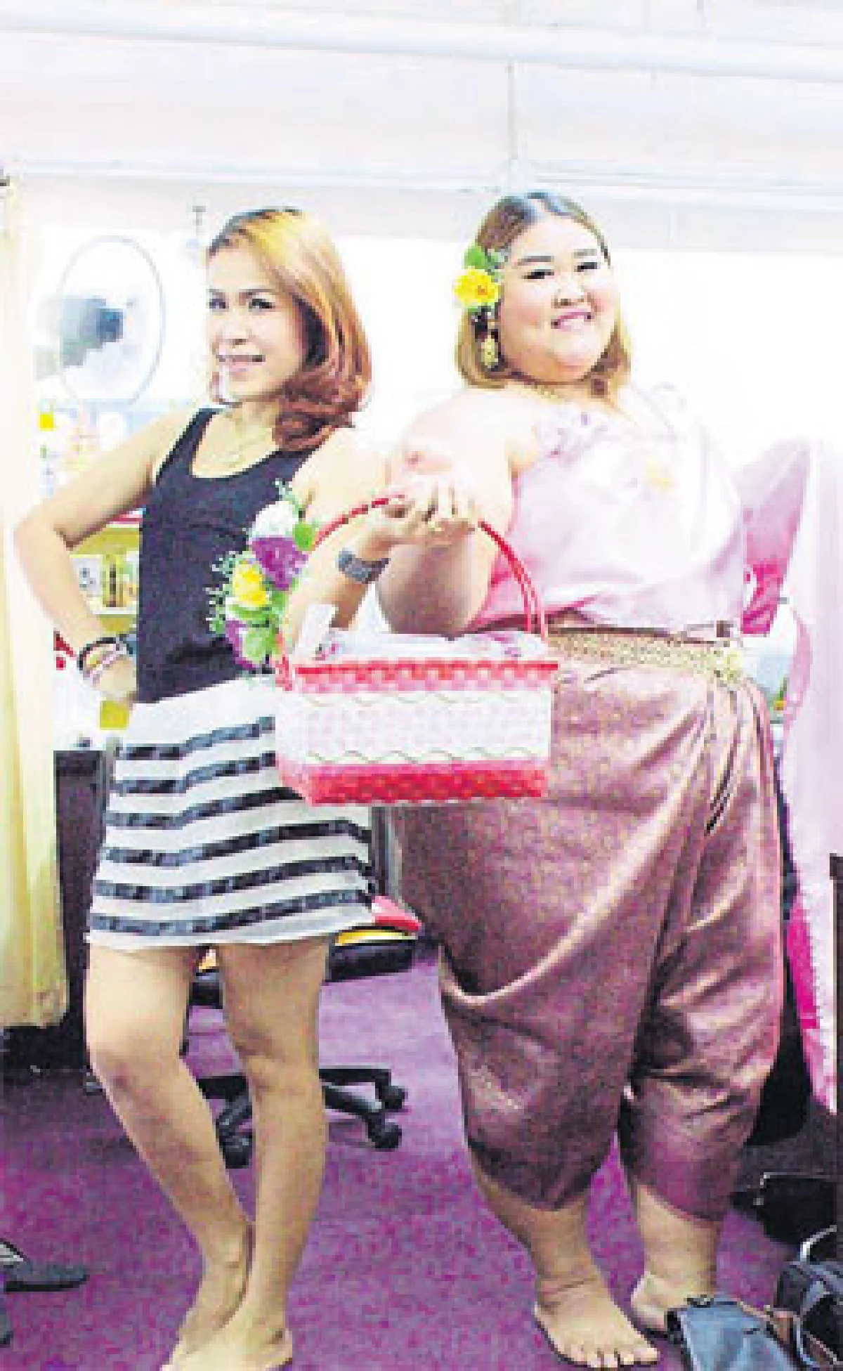 เอื้องเหนือ สาวอีสานฮิตนุ่งผ้าไทย