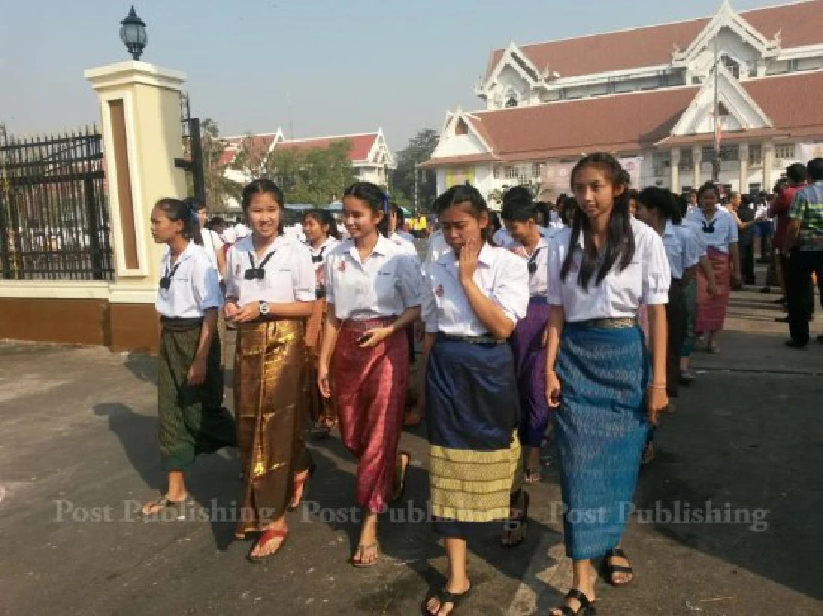 เอื้องเหนือ สาวอีสานฮิตนุ่งผ้าไทย