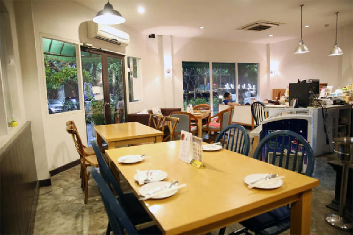 จูงหมาเที่ยวยุโรป โฉบไปเวียดนาม ตะกร้าแดง @ นวมินทร์ เฟสติวัล วอล์ค