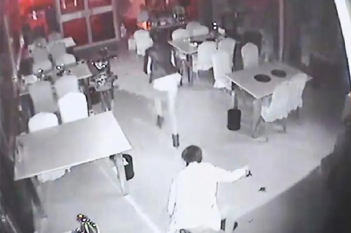 ชายจีนหื่นจ้องขืนใจสาว เจอซ้อมกลับน่วมไม่เป็นท่า