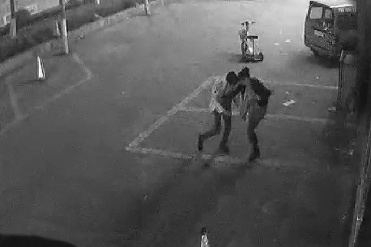 ชายจีนหื่นจ้องขืนใจสาว เจอซ้อมกลับน่วมไม่เป็นท่า