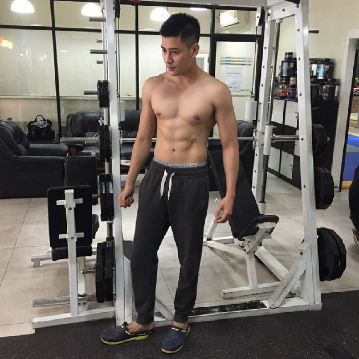 ซิกแพคแน่น!"เคน ภูภูมิ"โชว์หุ่นฟิตกระชากใจสาวๆ