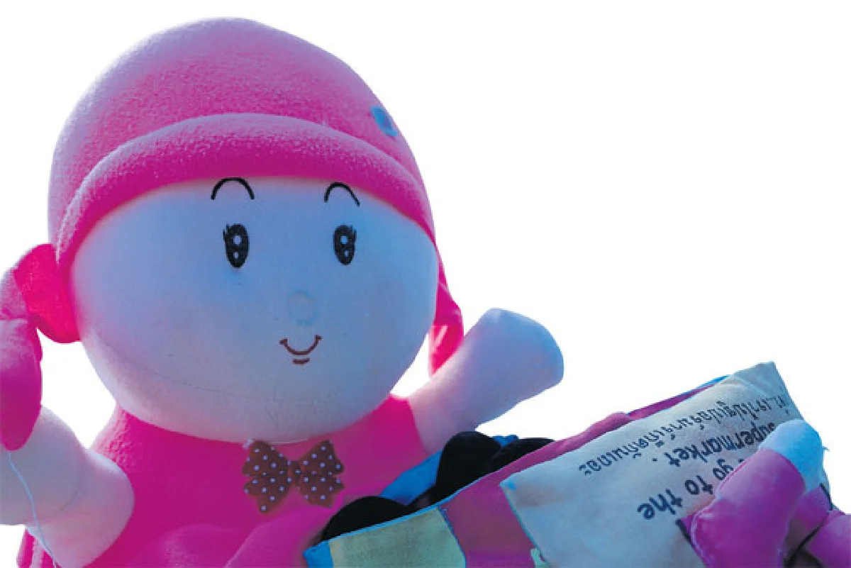 กลุ่มเก้ามกรากอดน้องผู้กำพร้า