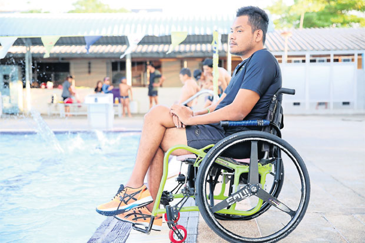 ชีวิตบนรถเข็นของครูฝึกไตรกีฬา ‘โค้ชกระสุน’ ชีวิตบนรถเข็นของครูฝึกไตรกีฬา ‘โค้ชกระสุน’